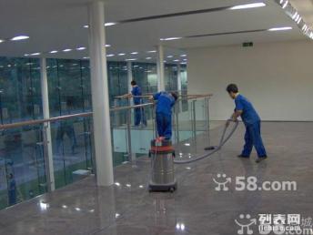 龙岗兴家清洁服务 专业外墙高压清洗，为城市建筑焕发崭新光彩